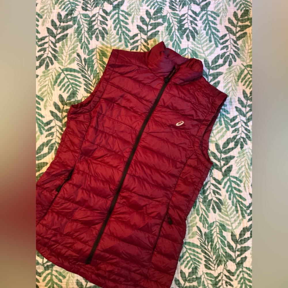 Asics Red Insulated Vest with Quilted Design